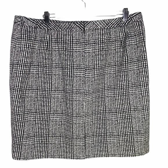 Talbots Woman Petites Black&White Glen Plaid Skirt - Picture 3 of 13